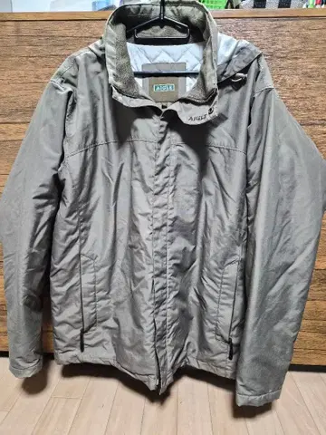 AIGLE 후드 부착 마운틴 파카