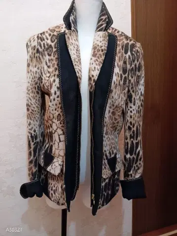 이태리 레오파드 무늬 테일러드 자켓