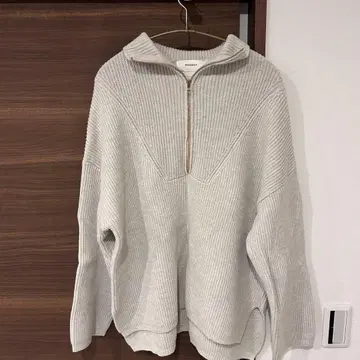 HALF ZIP RIB 니트 moussy