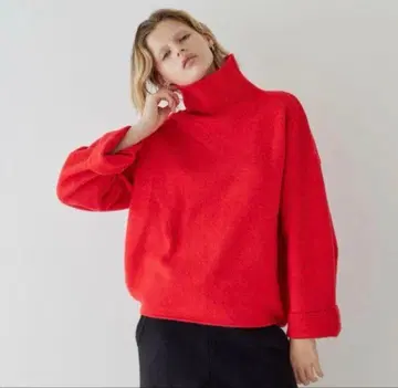 [ 시루무린 ] 울 mix 하이넥 loose 니트 애플