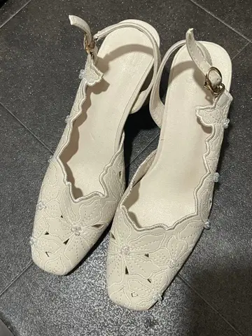 아이보리 꽃무늬 자수 뮬 22.5cm GRL 그레일