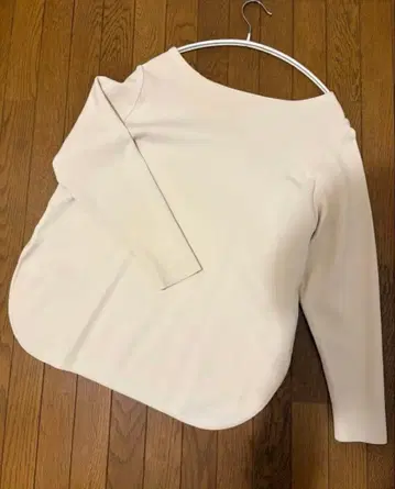 투모로우랜드 화이트 티셔츠