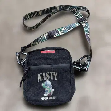 Nasty 블랙 숄더백
