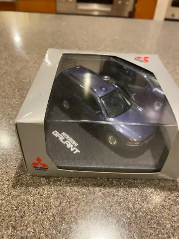 Mitsubishi Galant / 미쓰비시 리그넘 1/43 스케일 모델