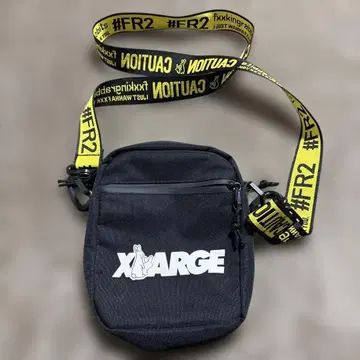 XARGE 숄더백 블랙 CAUTION 스트랩