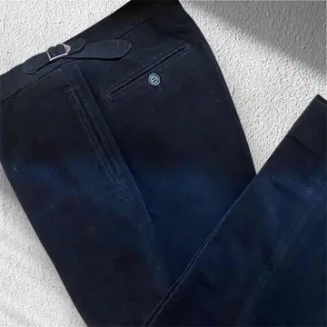 블랙 벨벳 사이드 조절기 부착 슬랙스