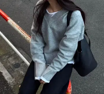 ZARA V넥 소프트 니트