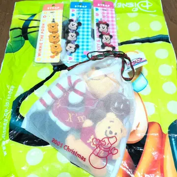 2001년 크리스마스 미키 푸우 스트랩 세트