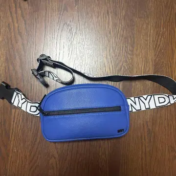 DKNY 인조 가죽 숄더백