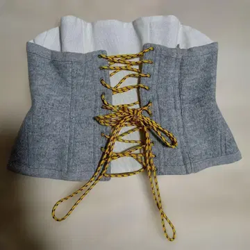 KEI SHIRAHATA 펠트 코르셋