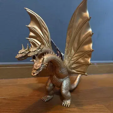 킹 기도라 골드 피규어