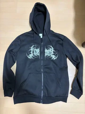 블랙 그래픽 프린트 집업 후드티