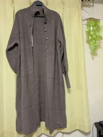 그레이 니트 롱 코트 버튼 포함
