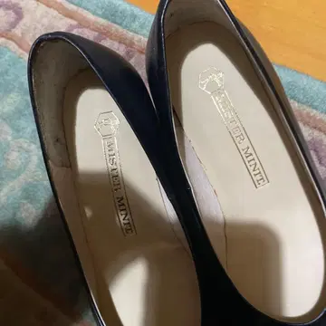 미스터 민트 블랙 리얼 가죽 펌프스