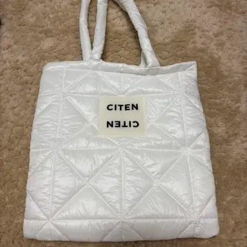 CITEN 패디드 토트백 화이트