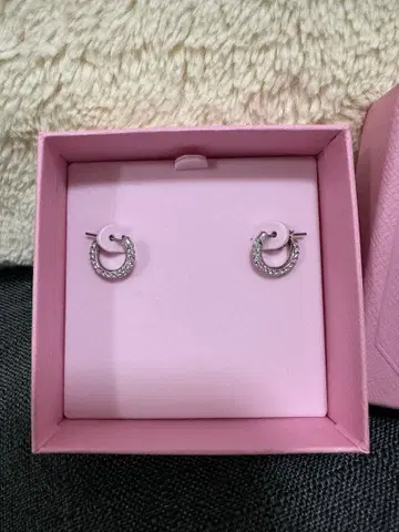 [새상품급] 스와로브스키 후프 귀걸이