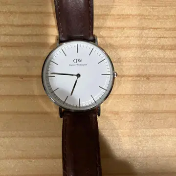 Daniel Wellington DW 가동품 가죽 손목시계