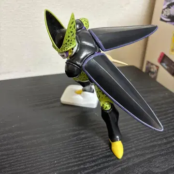 드래곤볼 셀 피규어