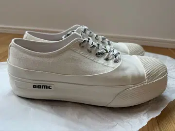 [새상품] OAMC 스니커즈 화이트 28cm