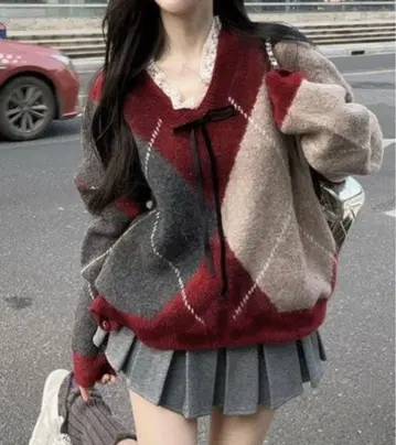 레이스 V넥 프론트 리본 니트 풀오버