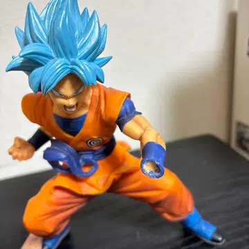 드래곤볼 손오공 초사이어인 블루 피규어