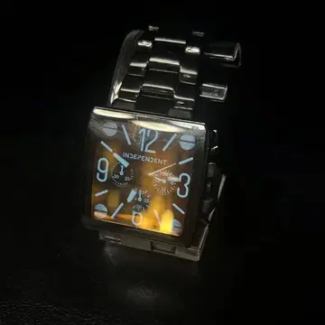 INDEPENDENT 크로노그래프 손목시계