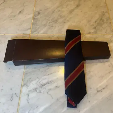 UNIVERSALLanguage 넥타이