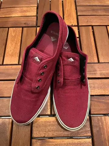 에머리카 버건디 캔버스 슬립온 27.0cm