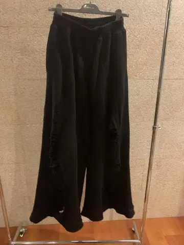 MELITTA BAUMEISTER 블랙 데미지 와이드 스웨트 팬츠 M