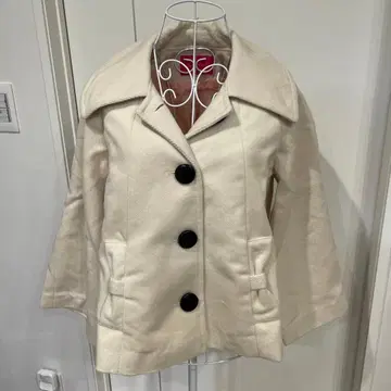 ( 새상품 ) Pinky Girls 아이보리 버튼 코트 M 사이즈