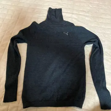 PUMA 다크 그레이 하이넥 스웨터 M 울 100%