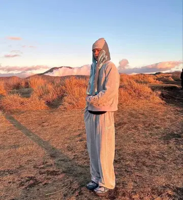 bless u 맨투맨 셋업