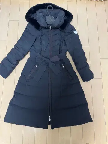 엠즈 그레이시 다운 코트