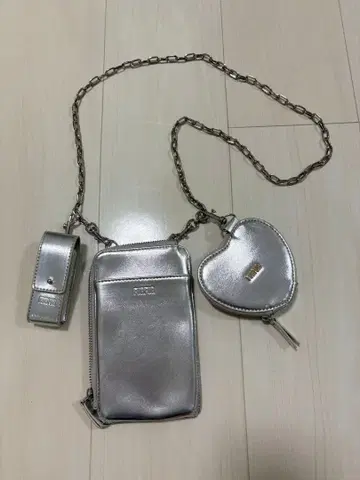 FURFUR 실버 스마트폰 숄더백 하트 파우치 포함