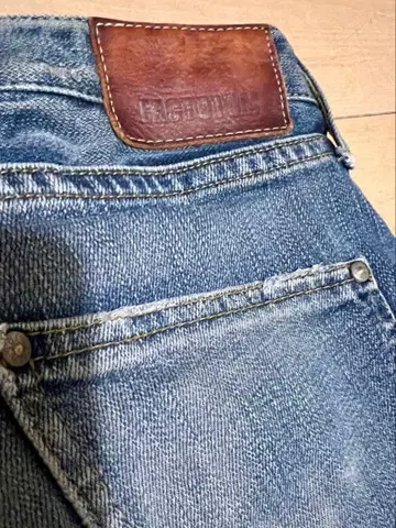 팩터텀 스트레이트 데님 블루 데미지 가공