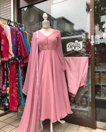 핑크 플레어 드레스 등 파임