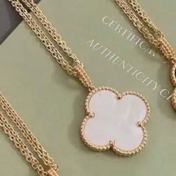 화이트 쉘 골드 클로버 목걸이 (대)