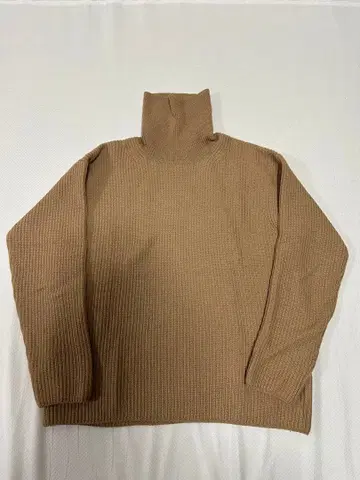 어반 리서치 터틀넥 니트 사이즈 M 브라운