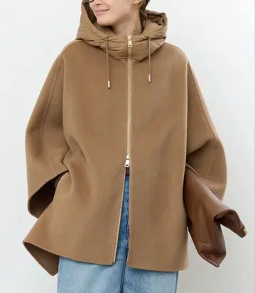 미사용 새상품 두즈엠 MY WHITE 케이프 코트