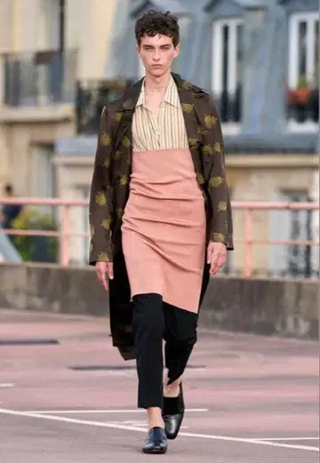 드리스 반 노튼 23SS 코트