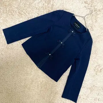 [ 고품질 ] STRAVBERRY FIELDS 노카라 자켓 네이비 리본