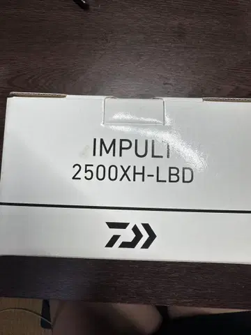 다이와 24 임팔트 2500 XH-LBD 미사용 새상품입니다.