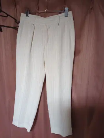 LAUTREAMONT 로트레아몽 아이보리 스트라이프 캐주얼 슬랙스