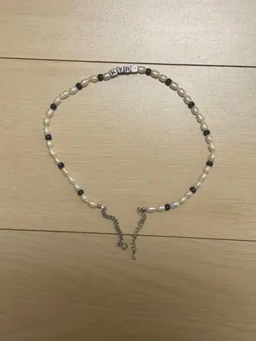 kaoyorinakami 비즈 목걸이 화이트 블랙