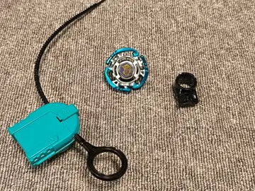 메탈 파이트 베이블레이드 런처 포함