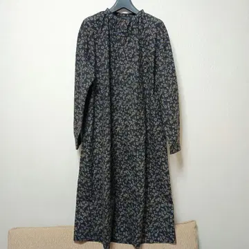 새상품급 ichi 꽃무늬 코튼 밴드 카라 롱 원피스 블랙