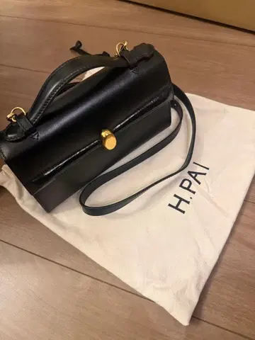H.PAI 블랙 핸드백