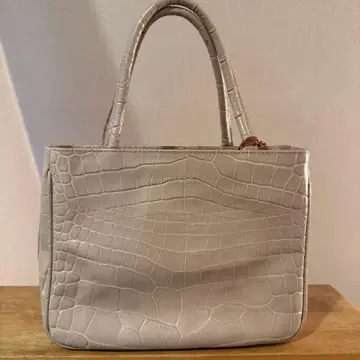 FURLA 크로커다일풍 옅은 핑크 백