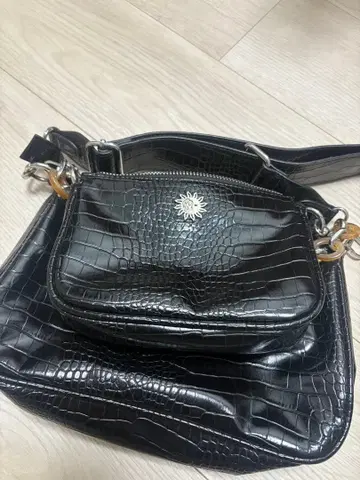 EVRIS 블랙 크로커다일풍 숄더백