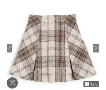 체크 무늬 플리츠 스커트
